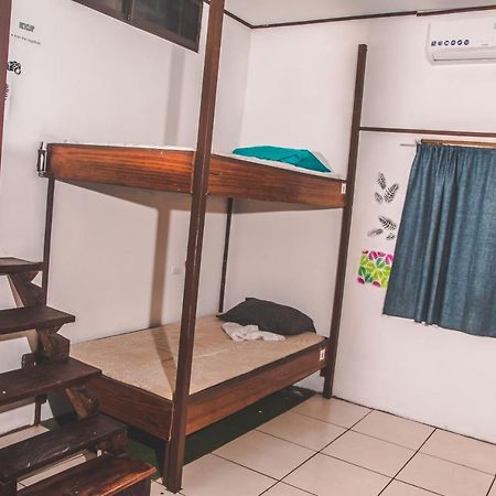 Passifloras Hostel Quepos Esterno foto