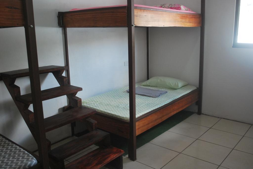 Passifloras Hostel Quepos Esterno foto
