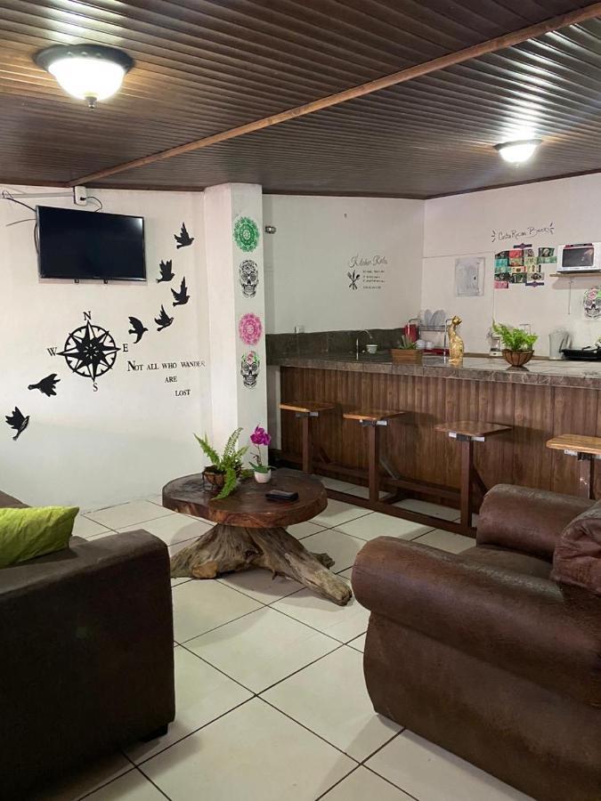 Passifloras Hostel Quepos Esterno foto