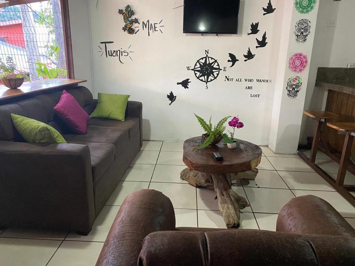Passifloras Hostel Quepos Esterno foto